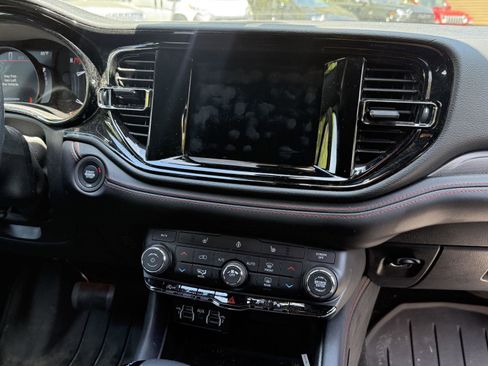 Used 2023 Dodge Durango GT w/ Blacktop Package AWD/4WD image 12