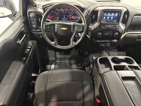 Used 2019 Chevrolet Silverado 1500 Custom w/ Trailering Package AWD/4WD image 4