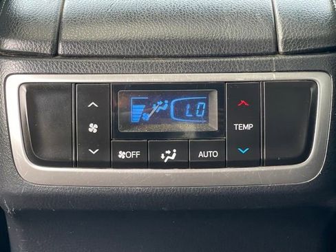 Used 2019 Toyota Highlander SE image 20