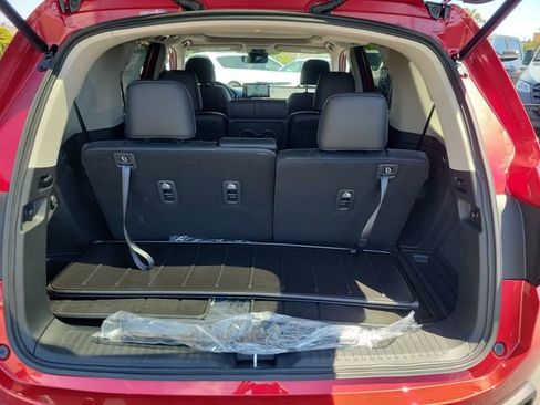 Used 2025 Honda Pilot Touring image 9