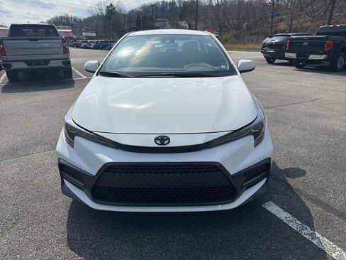Used 2022 Toyota Corolla SE image 2