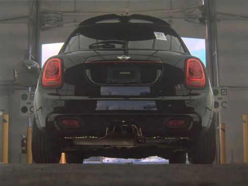 Used 2017 MINI Cooper S image 7