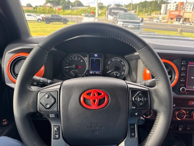 Used 2021 Toyota Tacoma TRD Sport w/ Technology Package AWD/4WD image 19