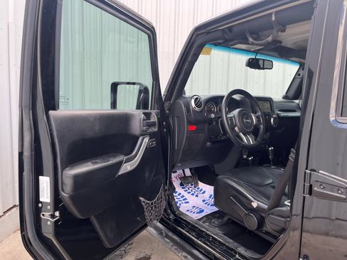 Used 2013 Jeep Wrangler Unlimited Rubicon AWD/4WD image 10