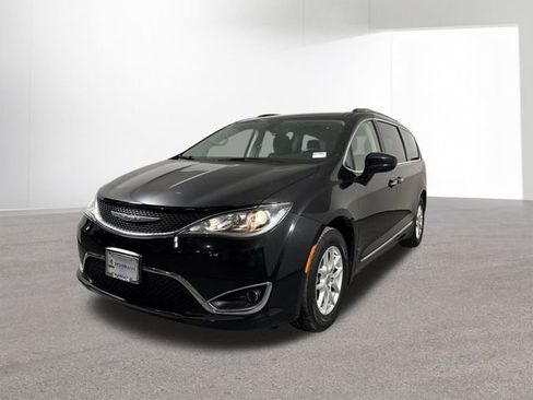 Used 2020 Chrysler Pacifica Touring-L image 2