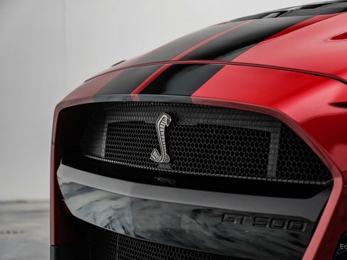 Used 2020 Ford Mustang Shelby GT500 w/ Carbon Fiber Track Pack RWD image 40