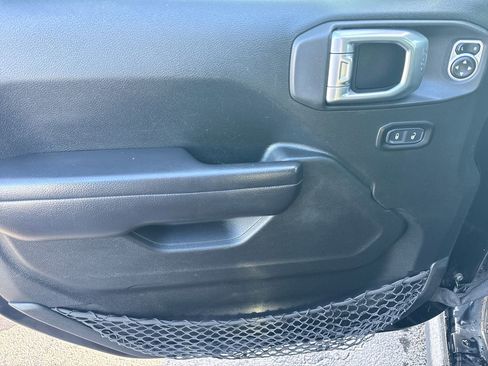 Used 2020 Jeep Wrangler Unlimited Willys image 16