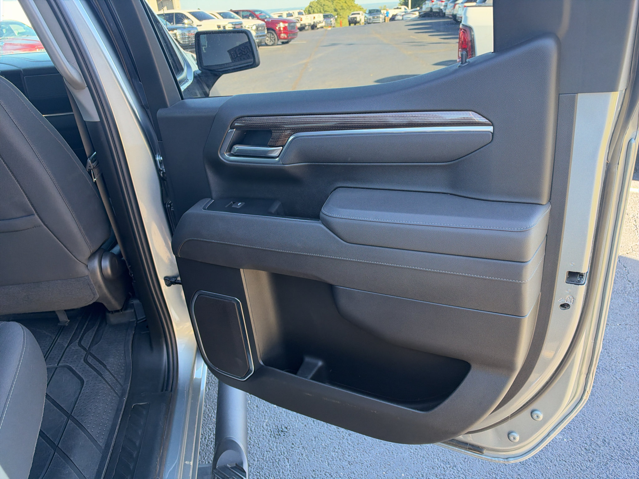 Used 2026 Chevrolet Silverado 1500 RST w/ RST Select Package AWD/4WD image 19