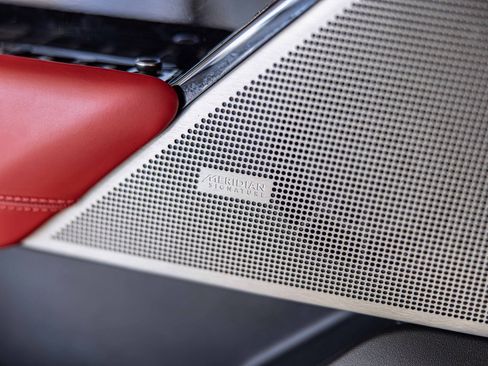 Used 2020 Land Rover Range Rover Velar SV Autobiography Dynamic image 31