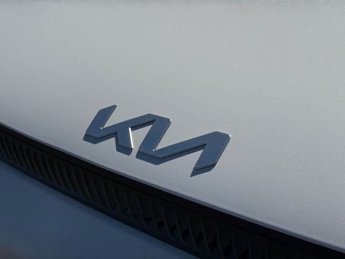 Used 2024 Kia EV6 Light AWD/4WD image 34