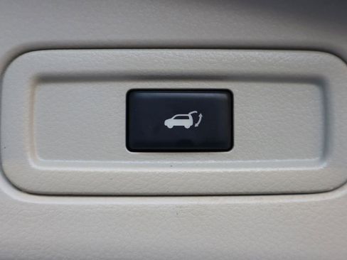 Used 2011 Nissan Murano SL w/ Navigation Pkg image 14