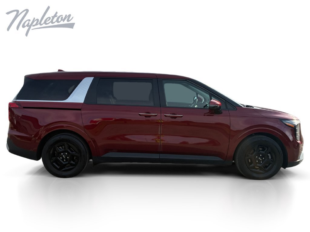 Used 2025 Kia Carnival FWD image 7