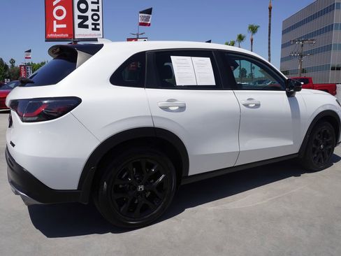 Used 2023 Honda HR-V Sport image 7