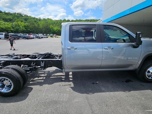 New 2026 Chevrolet Silverado 3500 LT w/ Convenience Package AWD/4WD image 1
