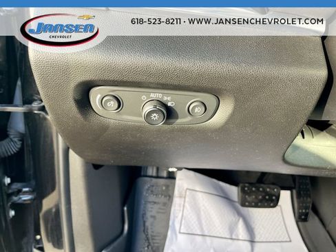 Used 2019 Chevrolet Traverse LT image 17