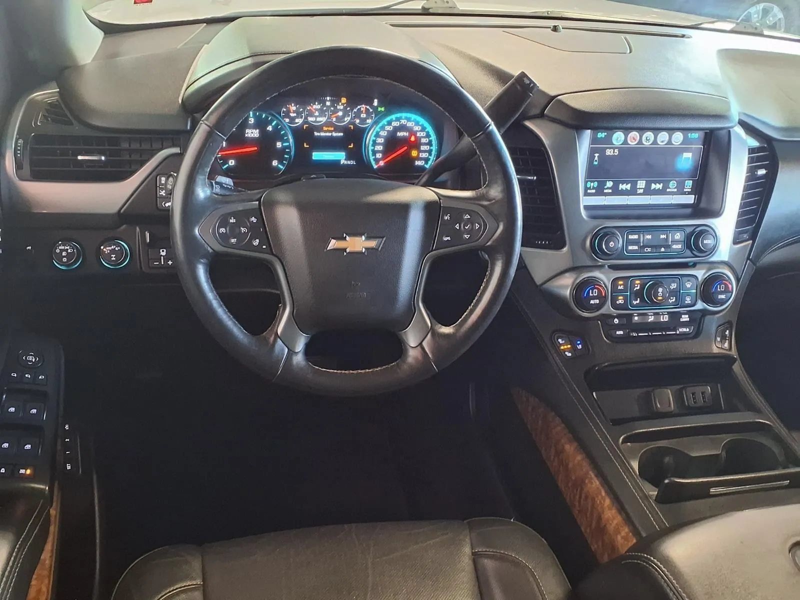 Used 2017 Chevrolet Suburban Premier AWD/4WD image 16