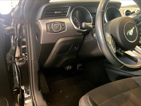 Used 2020 Ford Mustang GT RWD image 28