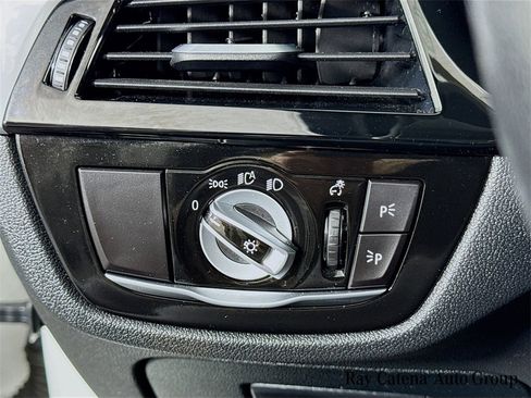 Certified 2022 BMW 530i xDrive w/ Premium Package image 10