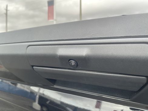 Used 2024 Ford F150 Lariat w/ FX4 Off-Road Package image 5