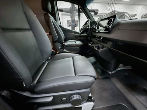 Used 2026 Mercedes-Benz Sprinter 2500 image 26