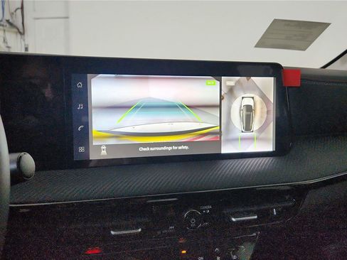 New 2026 Nissan Kicks SR w/ Cold Weather Package image 27