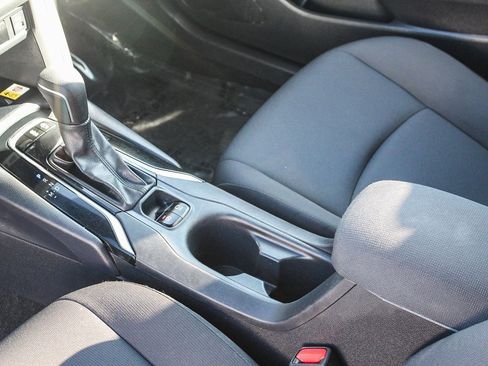 Used 2022 Toyota Corolla Cross LE image 21