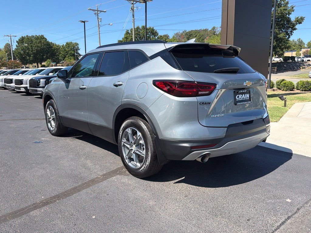 Used 2024 Chevrolet Blazer LT w/ Convenience Package FWD image 6