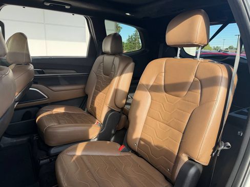 Used 2022 Kia Telluride SX w/ SX Prestige Package AWD/4WD image 16