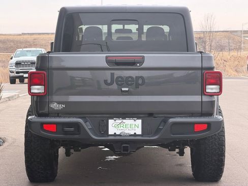 Used 2021 Jeep Gladiator Sport image 6