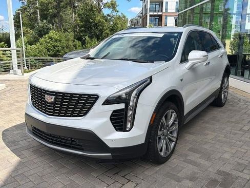 Certified 2023 Cadillac XT4 Premium Luxury FWD image 3