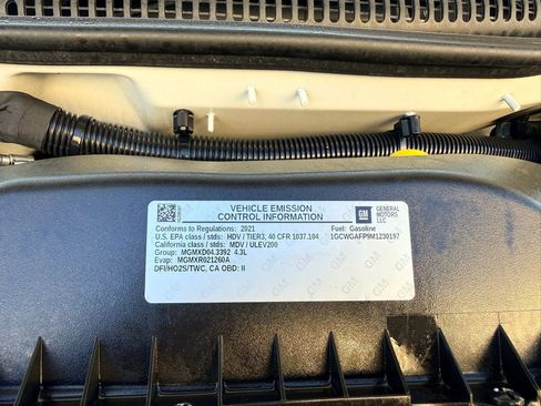 Used 2021 Chevrolet Express 2500 RWD image 29
