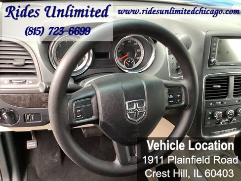 Used 2012 Dodge Grand Caravan SXT w/ Entertainment Group 1 FWD image 16