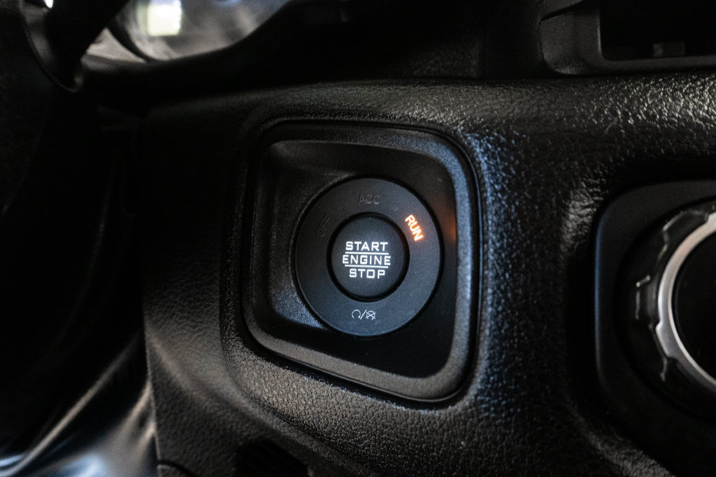 Used 2024 Jeep Wrangler Unlimited w/ Convenience Group AWD/4WD image 19