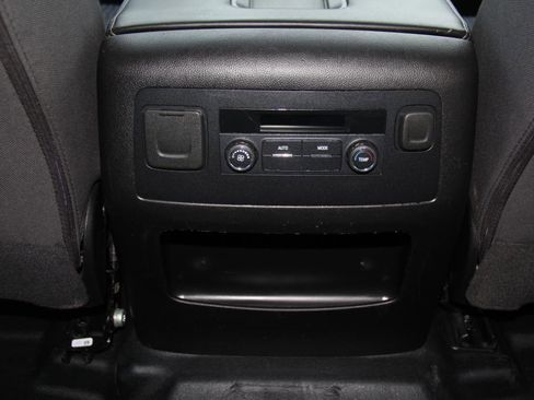Used 2018 Chevrolet Tahoe 2WD w/ Remote Keyless Entry Package image 17