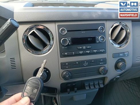 Used 2015 Ford F250 XLT w/ XLT Value Package AWD/4WD image 3