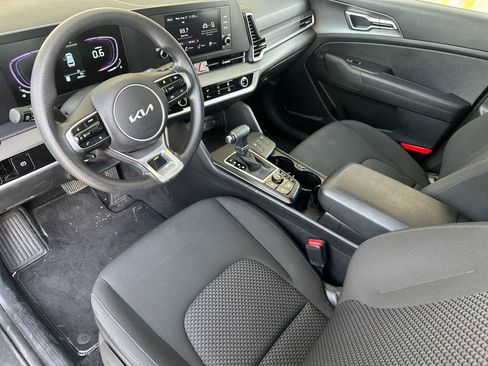 Used 2025 Kia Sportage LX AWD/4WD image 9