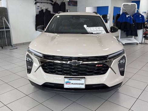 New 2026 Chevrolet Trax RS w/ Driver Confidence Package image 2