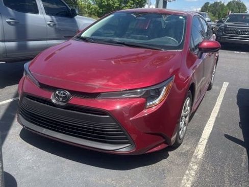 Used 2024 Toyota Corolla LE image 2