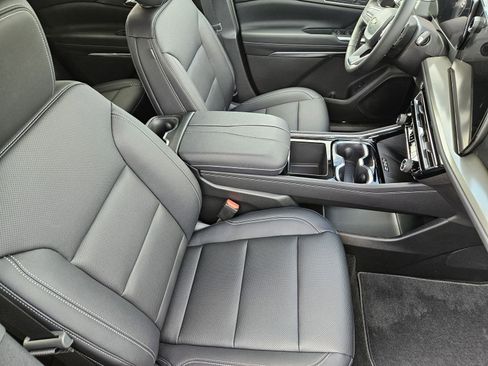 New 2026 Chevrolet Traverse LT image 16