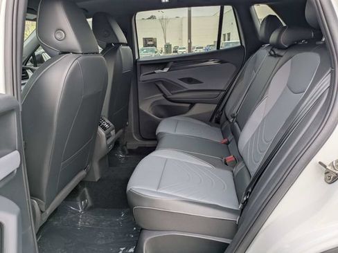 New 2026 Volkswagen Tiguan SE R-Line FWD image 15