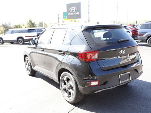 New 2026 Hyundai Venue SEL FWD image 6