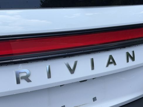 Used 2022 Rivian R1S Launch Edition AWD/4WD image 12