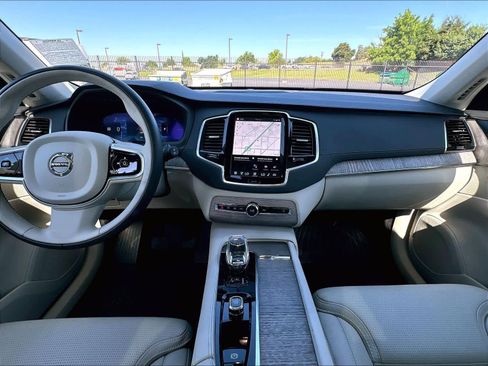 Used 2024 Volvo XC90 T8 Ultimate w/ Protection Package Premier AWD/4WD image 18