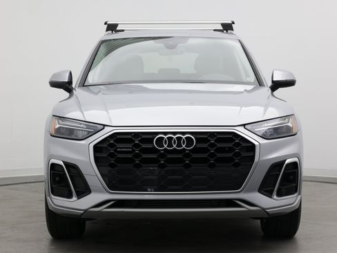 Used 2023 Audi Q5 2.0T Premium w/ Convenience Package AWD/4WD image 2
