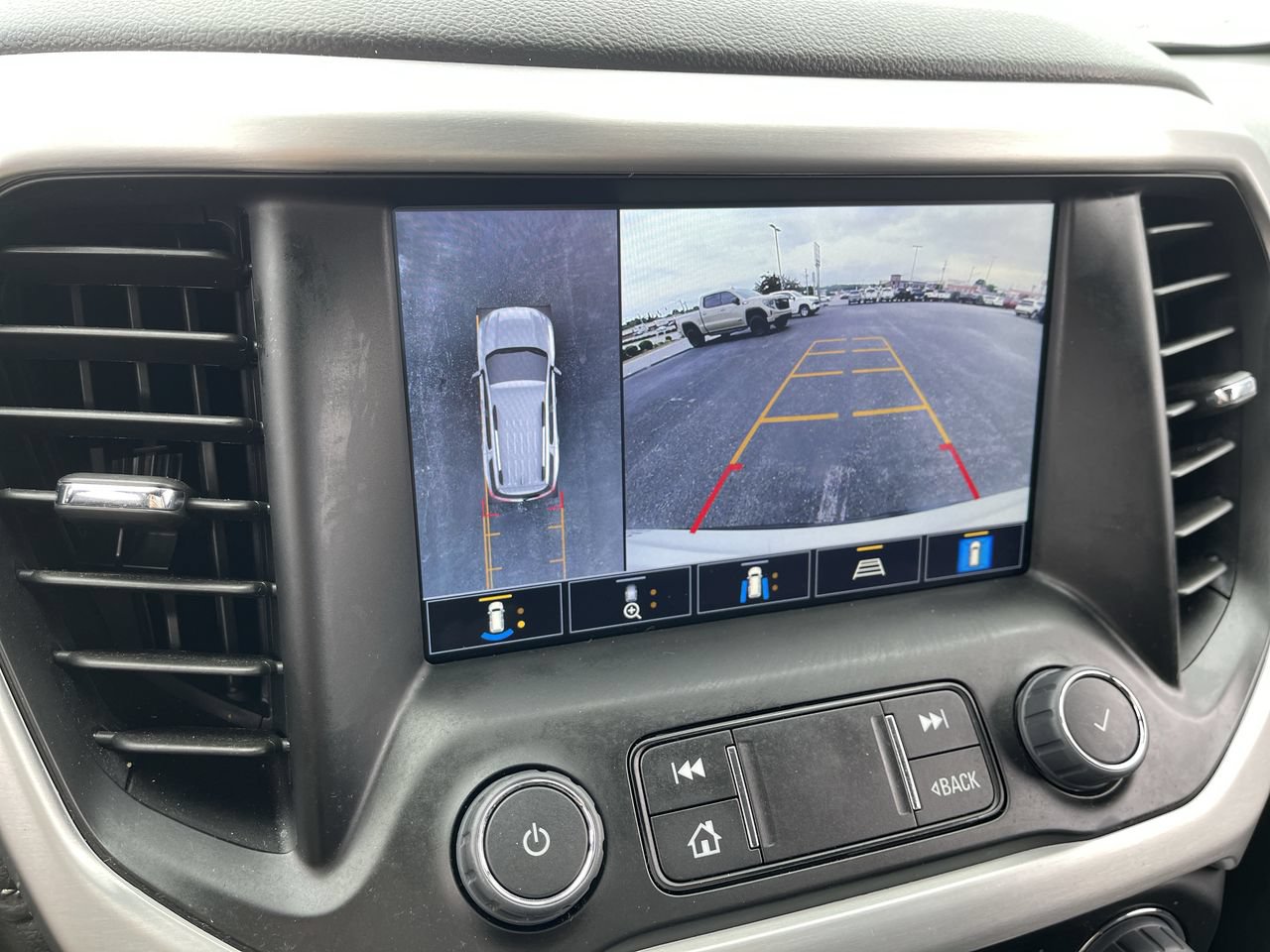 Certified 2023 GMC Acadia SLT w/ Technology Package FWD image 15