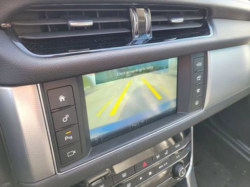 Used 2016 Jaguar XF Prestige image 20