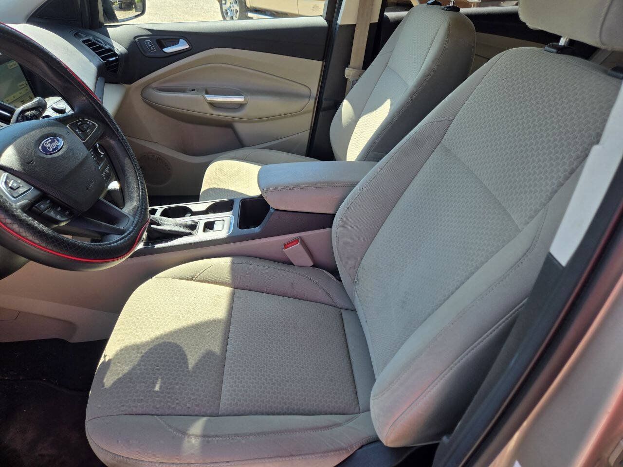 Used 2017 Ford Escape SE w/ Equipment Group 201A AWD/4WD image 7