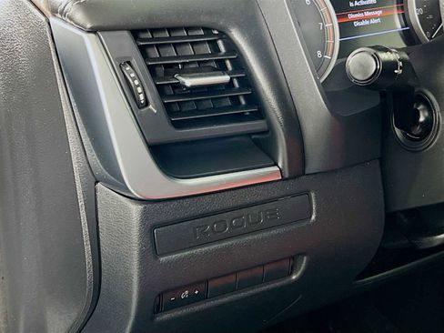 Used 2023 Nissan Rogue S image 10