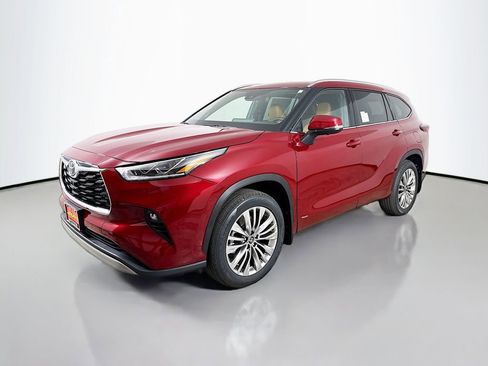 New 2026 Toyota Highlander Platinum AWD/4WD image 3