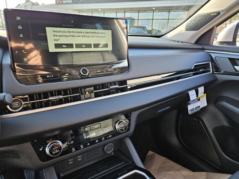 New 2026 Mitsubishi Outlander image 13